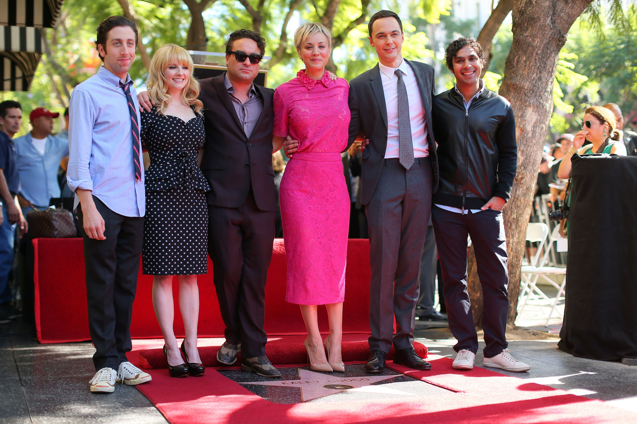 Kaley Cuoco-Sweeting, Johnny Galecki, Simon Helberg, Jim Parsons, Melissa Rauch and Kunal Nayyar