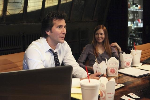 Still of Henry Ian Cusick and Darby Stanchfield in Scandal (2012)