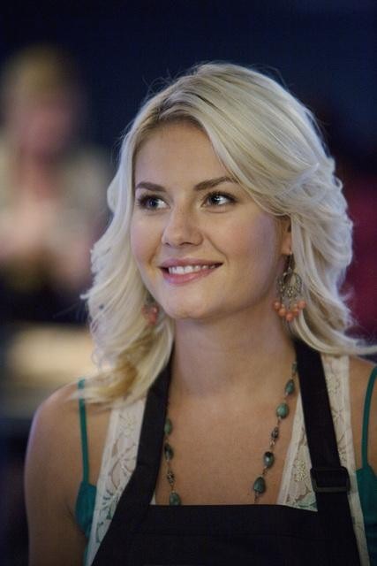 Still of Elisha Cuthbert in Happy Endings (2011)