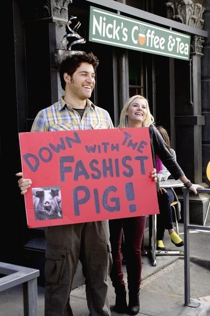 Still of Elisha Cuthbert and Adam Pally in Happy Endings (2011)