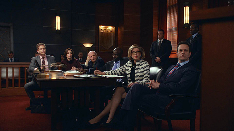 Still of Julianna Margulies, Josh Charles, Wallace Shawn, Christine Baranski, Matt Czuchry and Mike Colter in The Good Wife (2009)
