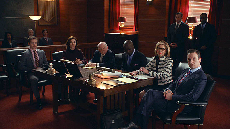 Still of Julianna Margulies, Josh Charles, Wallace Shawn, Christine Baranski, Matt Czuchry and Mike Colter in The Good Wife (2009)