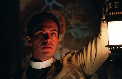 Still of James D'Arcy in Egzorcistas: pradzia (2004)