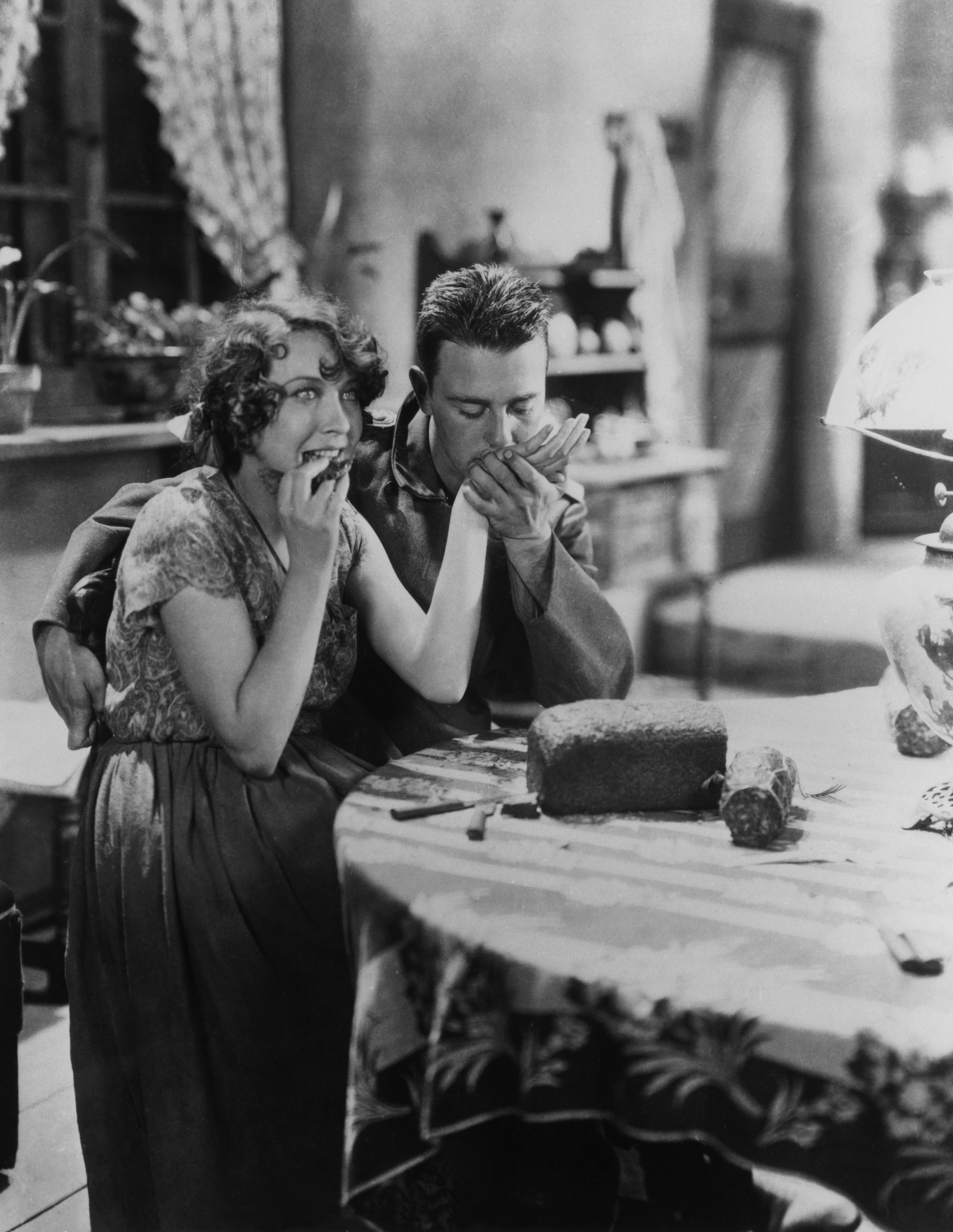 Still of Lew Ayres and Yola d'Avril in Vakaru fronte nieko nauja (1930)