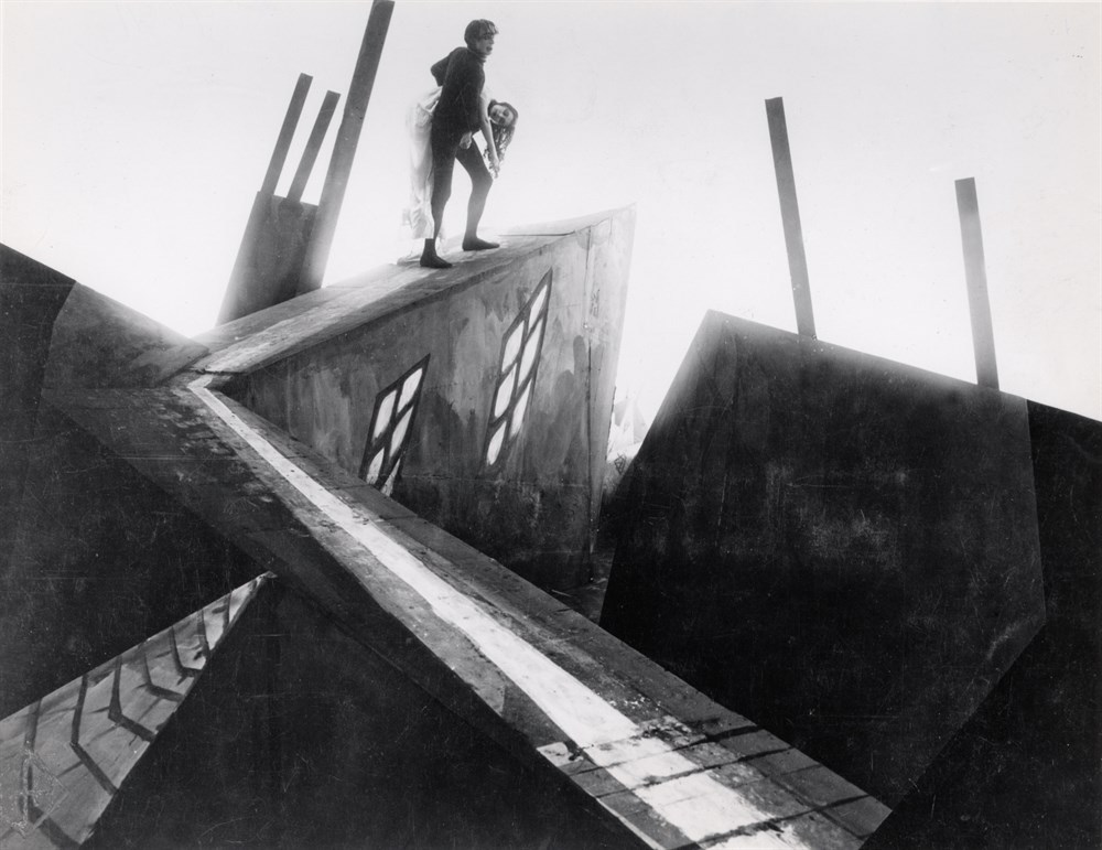 Still of Lil Dagover and Conrad Veidt in Das Cabinet des Dr. Caligari (1920)