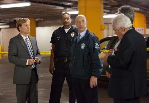 Still of Andrew Daly and J.K. Simmons in Detektyve Dzonson (2005)