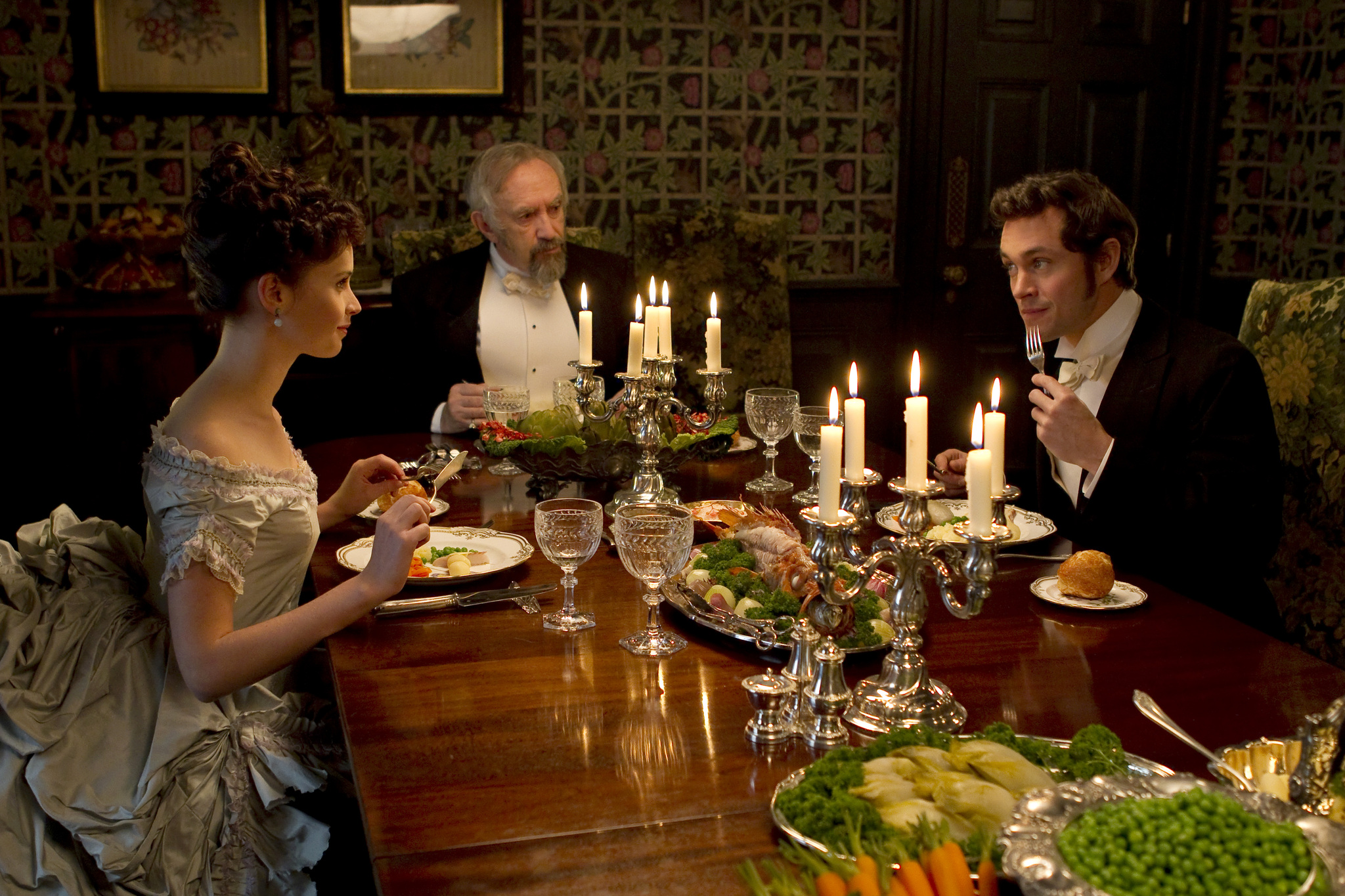 Still of Jonathan Pryce, Hugh Dancy and Felicity Jones in Mano didysis O! (2011)