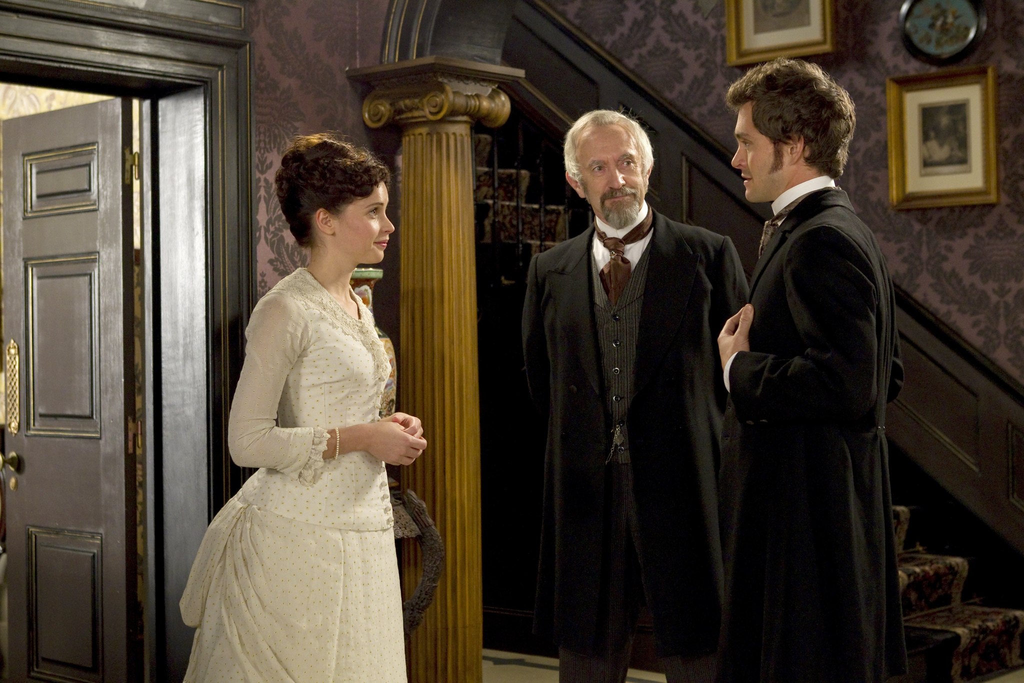 Still of Jonathan Pryce, Hugh Dancy and Felicity Jones in Mano didysis O! (2011)