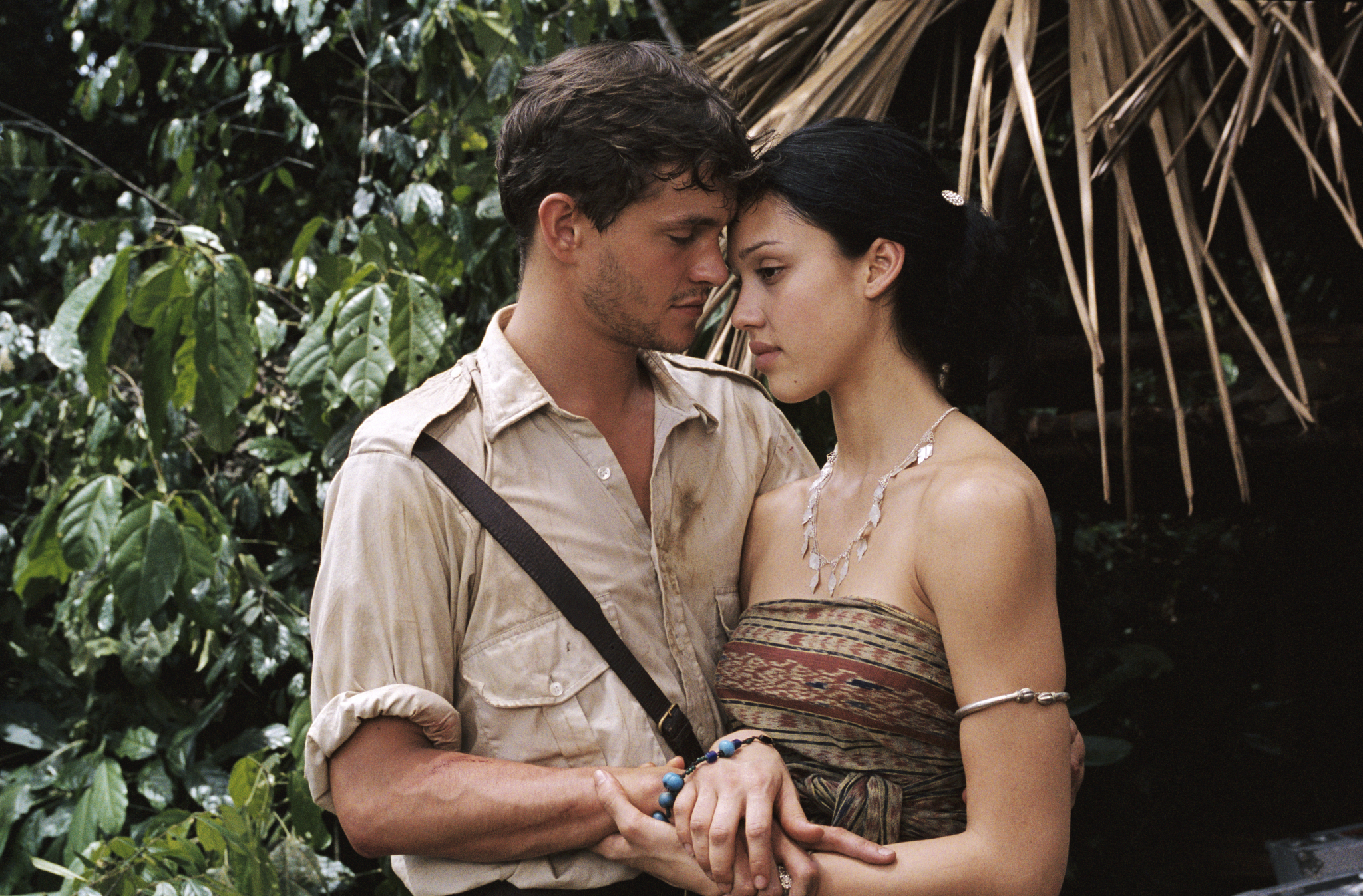 Still of Jessica Alba and Hugh Dancy in The Sleeping Dictionary (2003)