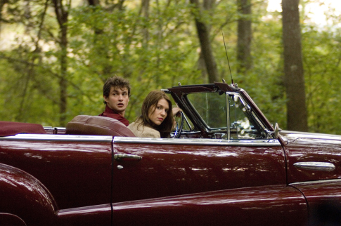 Still of Claire Danes and Hugh Dancy in Evening (2007)