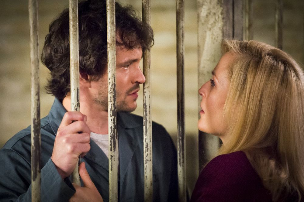 Still of Gillian Anderson and Hugh Dancy in Hanibalas (2013)