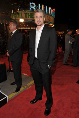 Eric Dane at event of Marley & Me (2008)