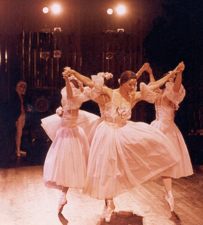 Les Ballets Trockadero de Monte Carlo Dame Peggy (Me) as Fanny Cerrito in 