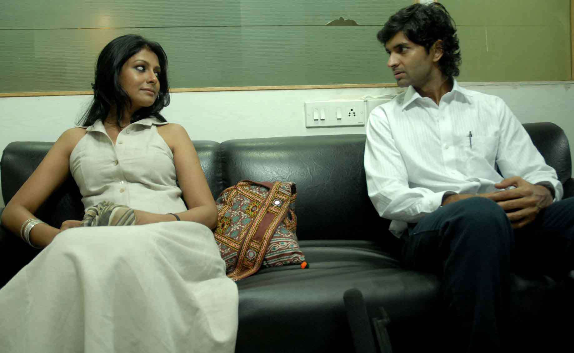 Still of Nandita Das and Purab Kohli in I Am Afia Megha Abhimanyu Omar (2010)