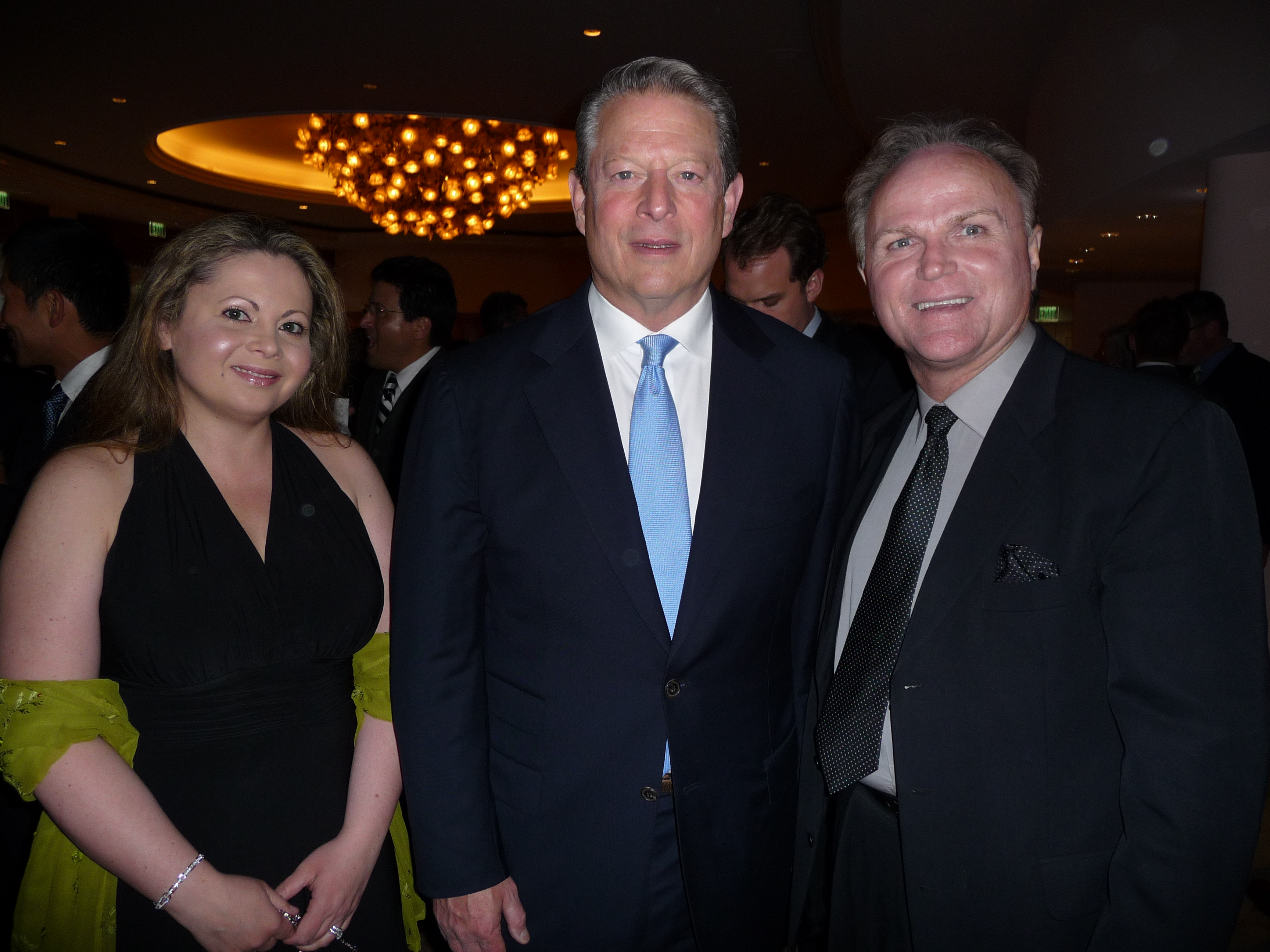 BJ Davis and Julia Davis with Vice President Al Gore