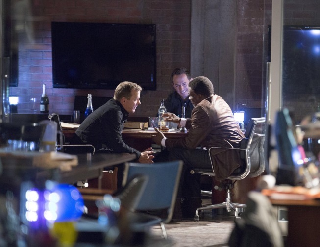 Still of Kiefer Sutherland, Keith David and Greg Ellis in Touch (2012)