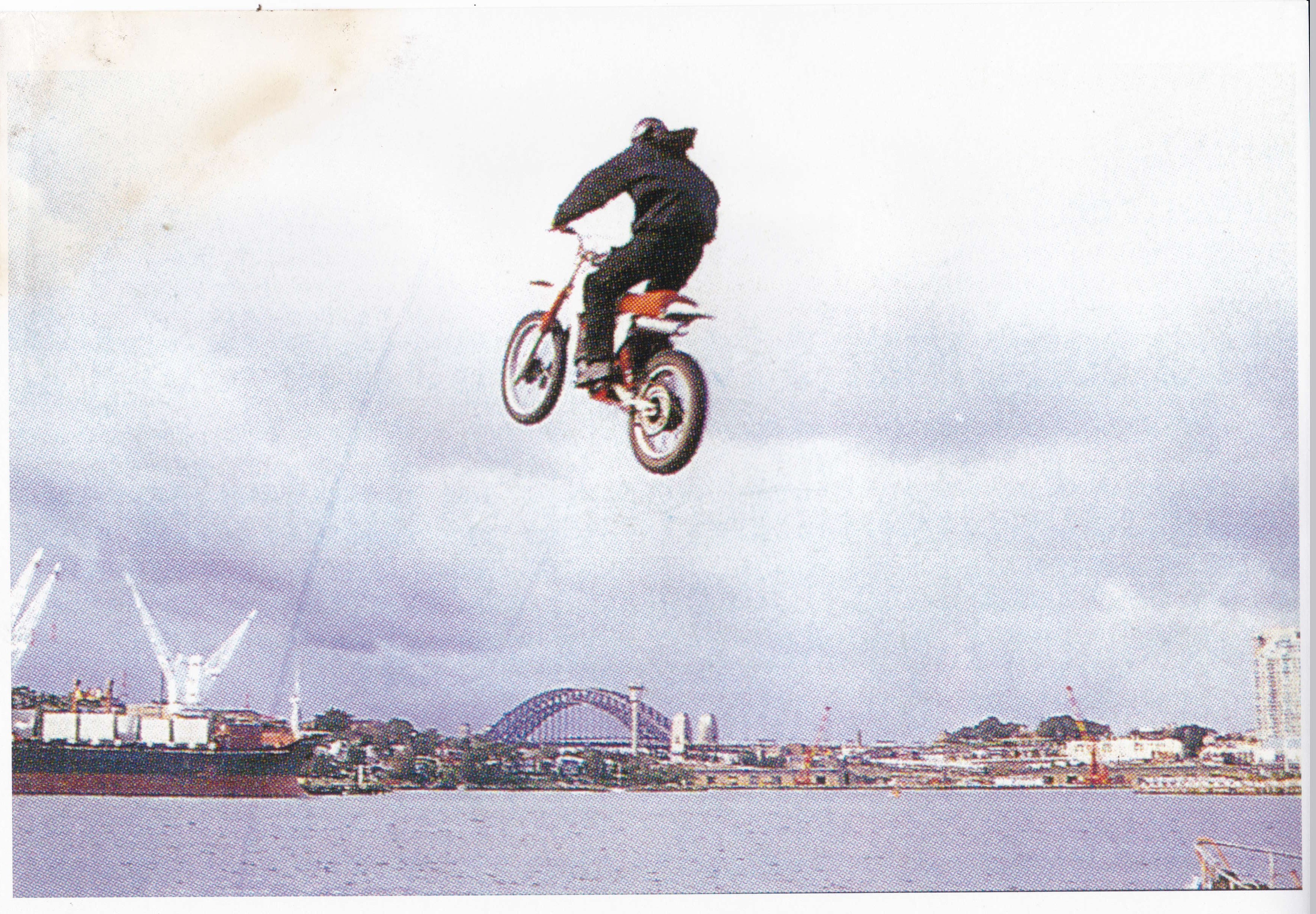 Blur , jumping in the Sydney Harbour 1998 , long ways, that water hard at speed
