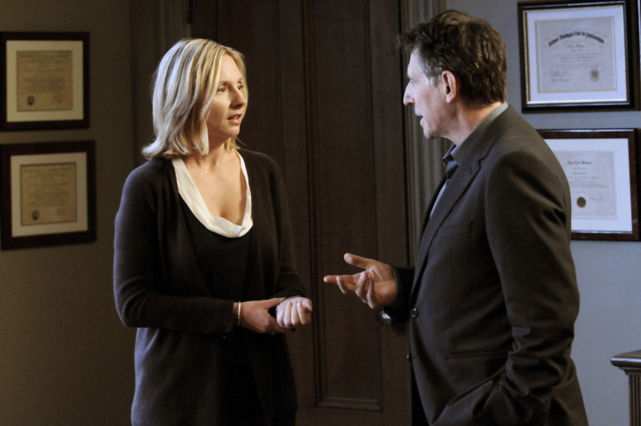 Still of Gabriel Byrne and Hope Davis in In Treatment (2008)