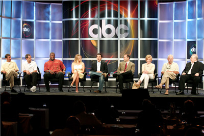 Fred Savage, William Devane, Jane Curtin, Brian Robbins, Reginald Ballard, Joe Davola, Maggie Lawson, Marco Pennette and Michael Tollin at event of Crumbs (2006)