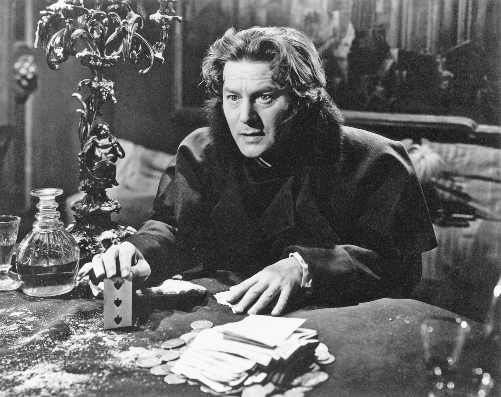 Still of Anthony Dawson and Anton Walbrook in The Queen of Spades (1949)