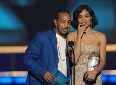 Rosario Dawson and Ludacris at event of 2006 MTV Movie Awards (2006)