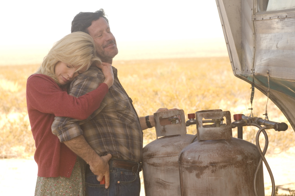 Still of Kim Basinger and Joaquim de Almeida in The Burning Plain (2008)