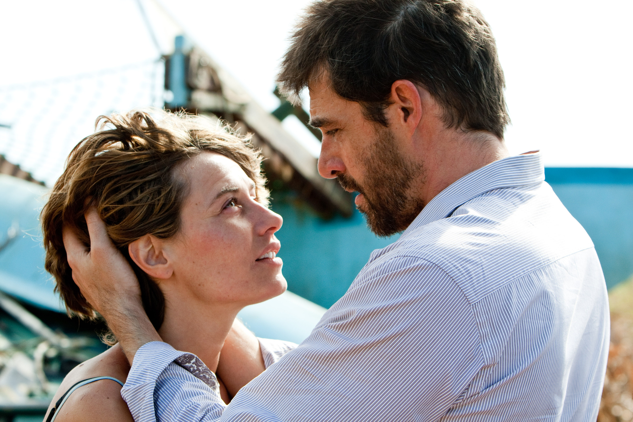 Still of Cécile De France and Thierry Neuvic in Hereafter (2010)