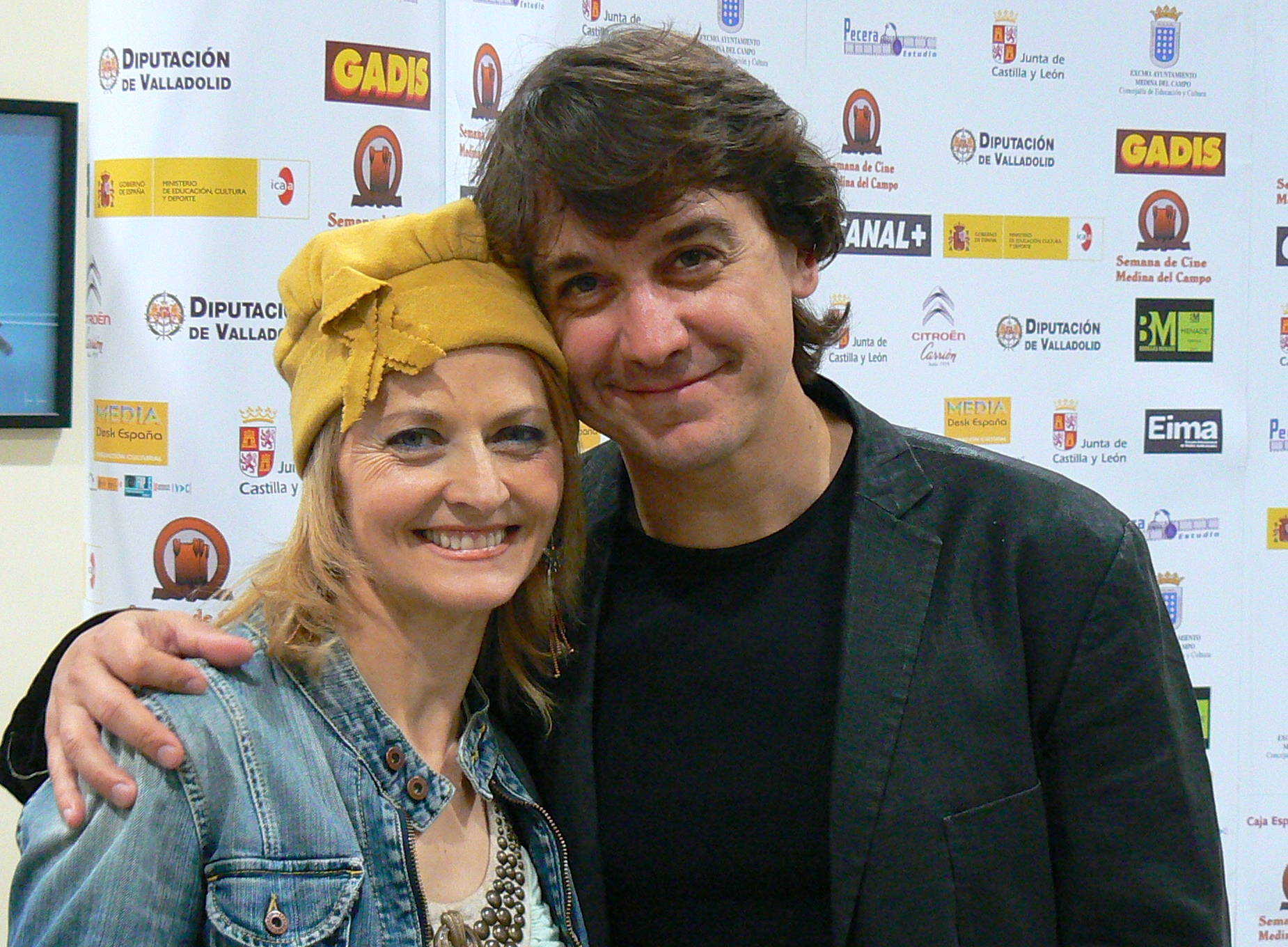 Azucena de la Fuente and Javier Veiga at event