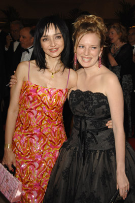 Sarah Polley and Maria de Medeiros at event of My Blueberry Nights (2007)