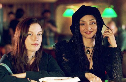 Still of Sarah Polley and Maria de Medeiros in My Life Without Me (2003)