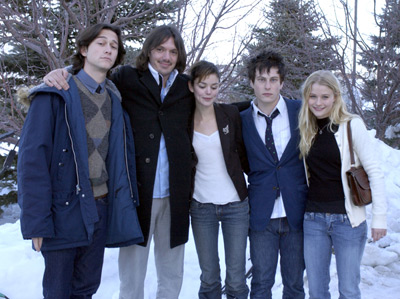 Lukas Haas, Emilie de Ravin, Joseph Gordon-Levitt, Noah Segan and Nora Zehetner at event of Brick (2005)