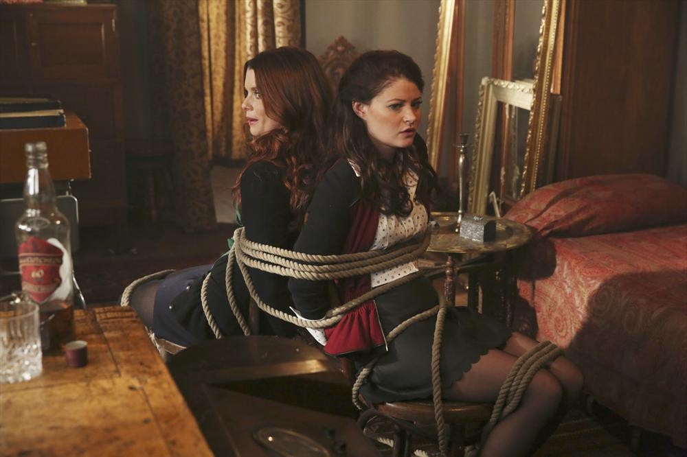 Still of Emilie de Ravin and JoAnna Garcia Swisher in Once Upon a Time (2011)