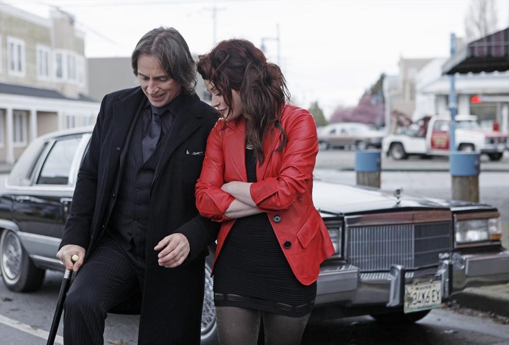 Still of Robert Carlyle and Emilie de Ravin in Once Upon a Time (2011)