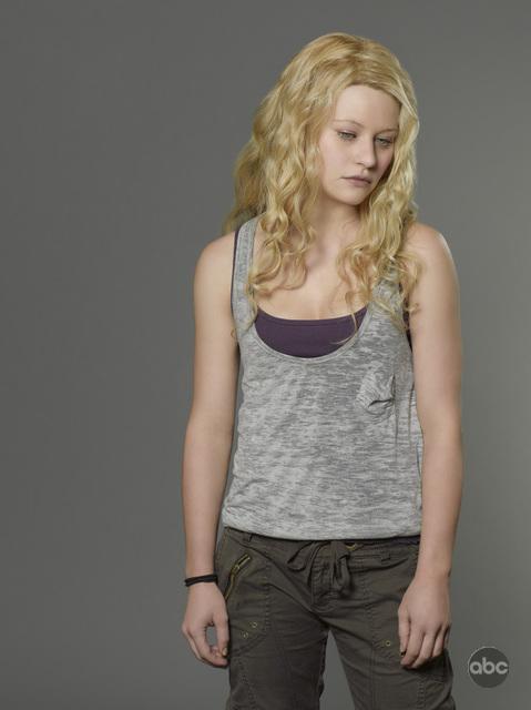 Still of Emilie de Ravin in Dinge (2004)