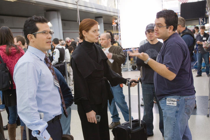 Still of John Leguizamo, Debra Messing and Alfredo Rodriguez de Villa in Nothing Like the Holidays (2008)