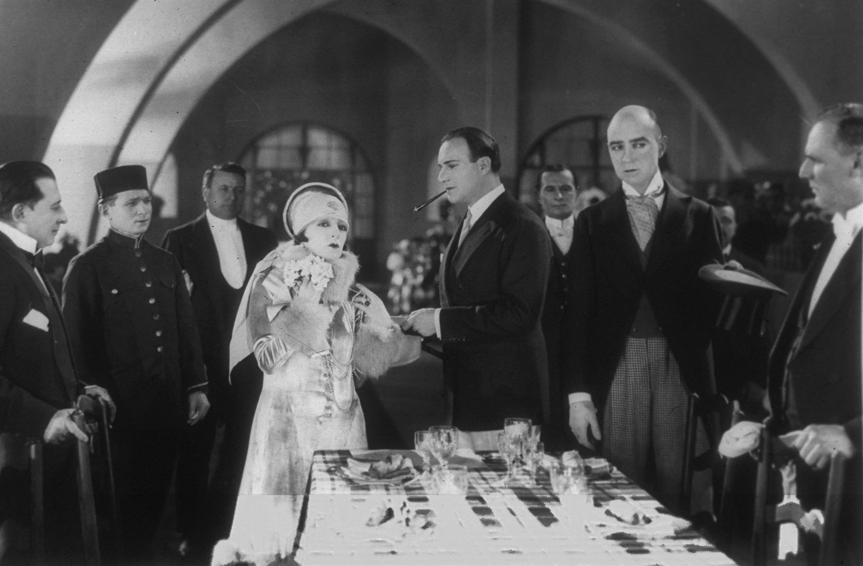 Still of Jean Angelo, Henri Debain and Marie-Louise Iribe in Marquitta (1927)
