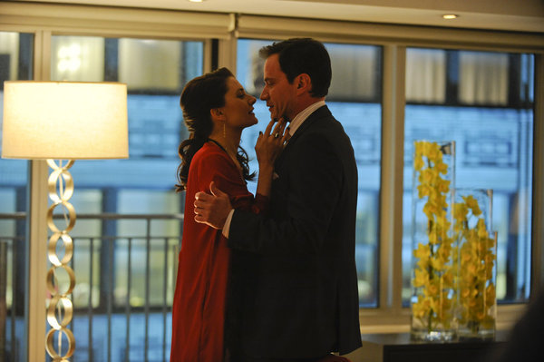 Still of Mädchen Amick and Tim DeKay in Aferistas (2009)