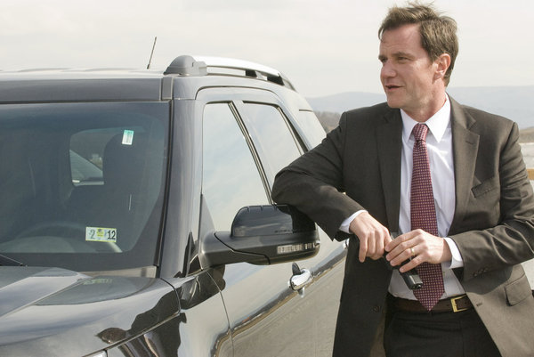 Still of Tim DeKay in Aferistas: On Guard (2011)