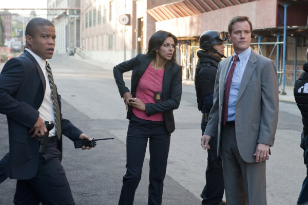 Still of Sharif Atkins, Tim DeKay and Marsha Thomason in Aferistas (2009)