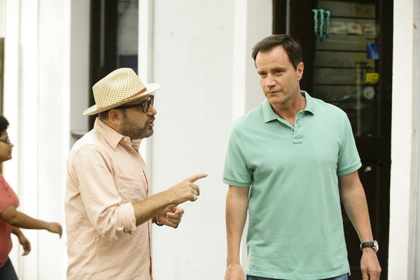 Still of Tim DeKay and Willie Garson in Aferistas (2009)