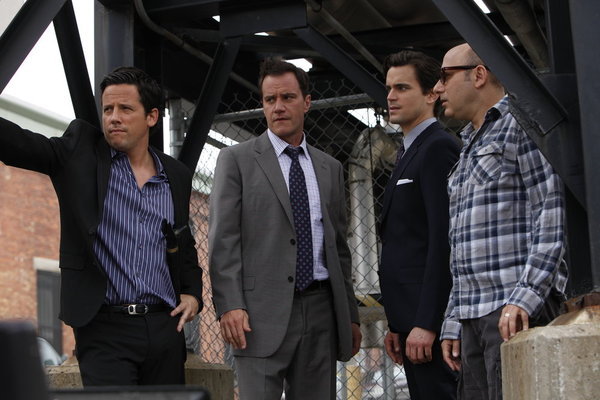 Still of Matt Bomer, Tim DeKay, Willie Garson and Ross McCall in Aferistas (2009)