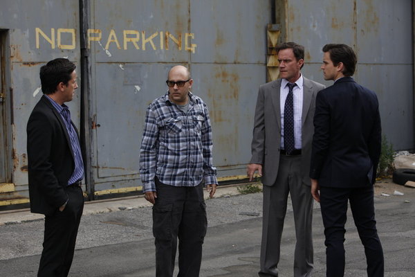 Still of Matt Bomer, Tim DeKay, Willie Garson and Ross McCall in Aferistas (2009)