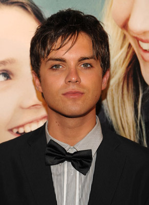 Thomas Dekker at event of My Sister's Keeper (2009)