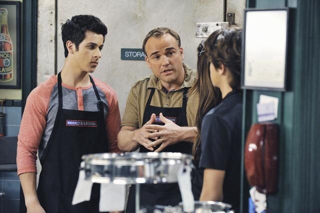 Still of David DeLuise, David Henrie and Selena Gomez in Wizards of Waverly Place (2007)