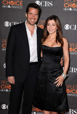 Alyson Hannigan and Alexis Denisof at event of The 36th Annual People's Choice Awards (2010)