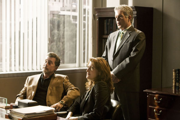 Still of Paul Michael Glaser and Tony Denison in Detektyve Dzonson (2005)