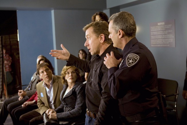 Still of Tim Roth, Catherine Dent and Benito Martinez in Melo teorija (2009)