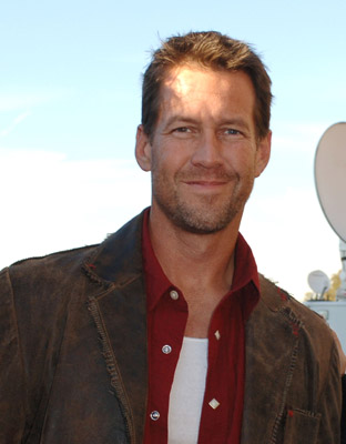 James Denton at event of 2005 American Music Awards (2005)
