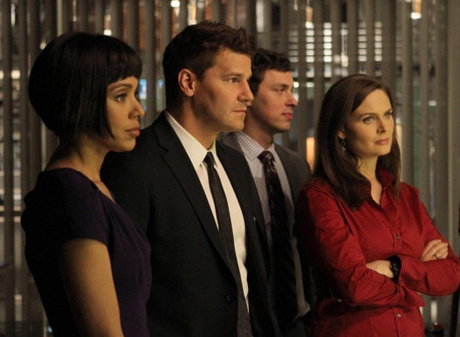 Still of David Boreanaz, John Francis Daley, Emily Deschanel and Tamara Taylor in Kaulai (2005)