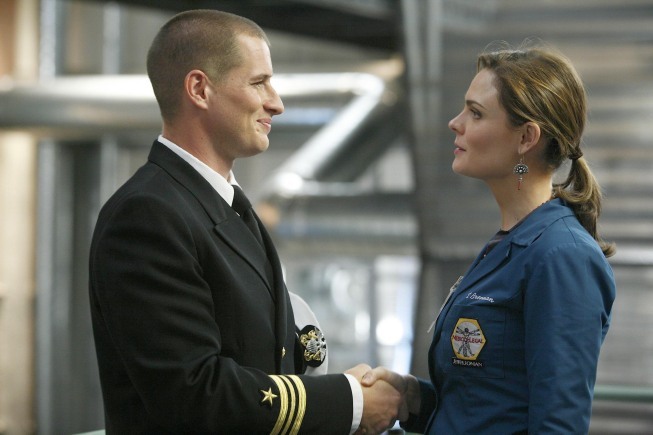 Still of Emily Deschanel and Brendan Fehr in Kaulai (2005)